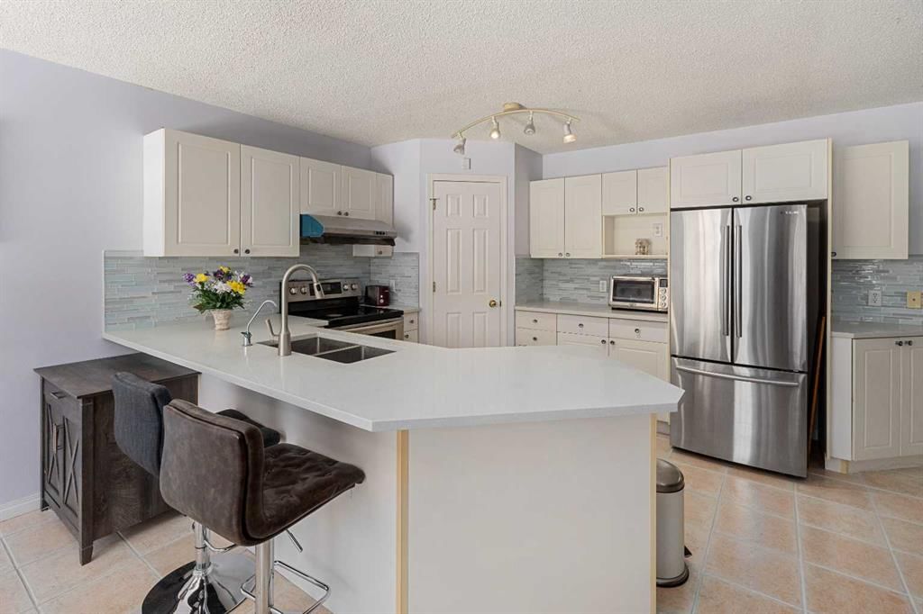 271 Citadel Meadow Grove NW, Calgary — photo 3 of 20