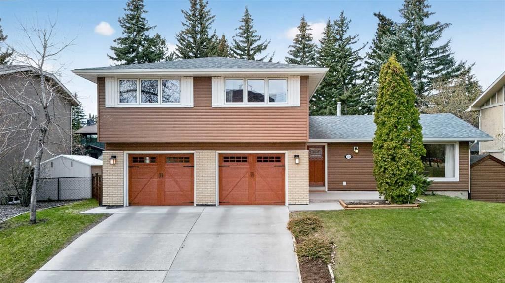 3719 37 Street NW, Calgary — main listing photo