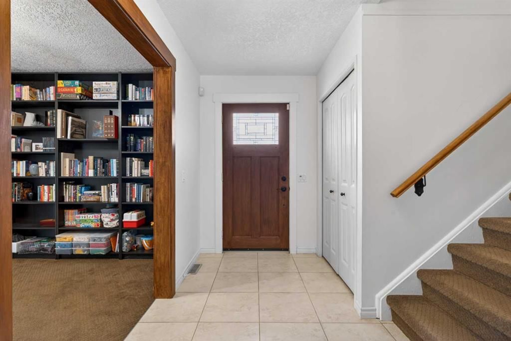 3719 37 Street NW, Calgary — photo 5 of 50