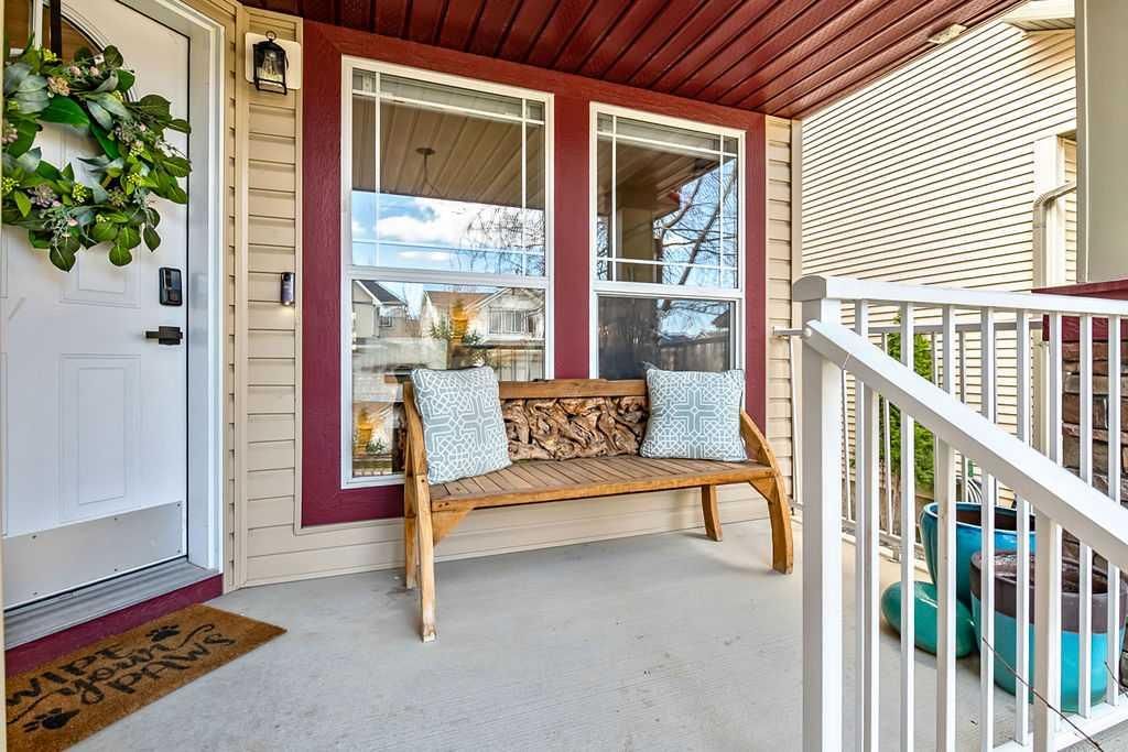 11 Cougarstone Park SW, Calgary — photo 3 of 47
