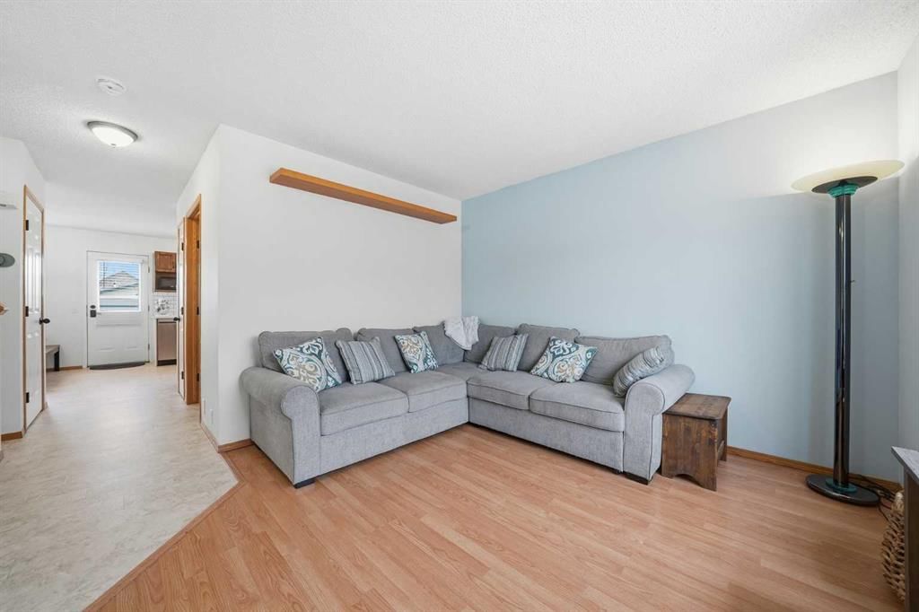 68 Bridleridge Gardens SW, Calgary — photo 3 of 40