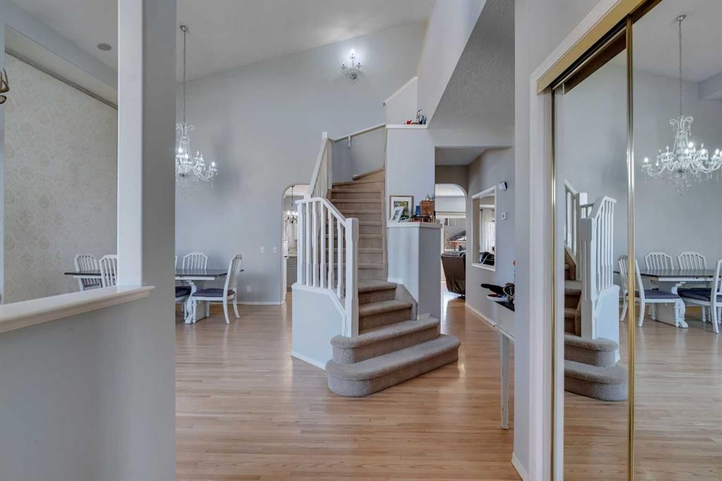 37 Mt Yamnuska Place SE, Calgary — photo 2 of 48