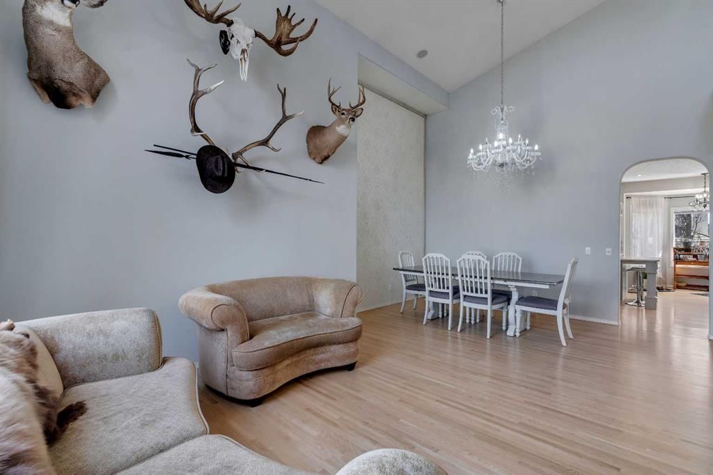 37 Mt Yamnuska Place SE, Calgary — photo 3 of 48