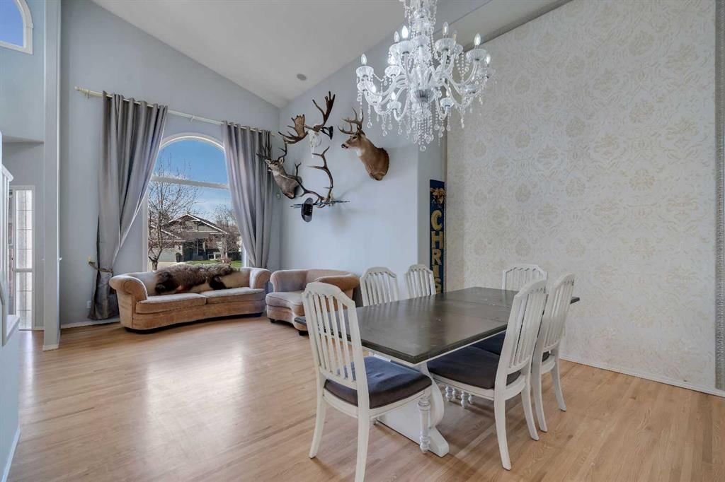 37 Mt Yamnuska Place SE, Calgary — photo 4 of 48