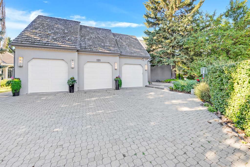 121 Patton Place SW, Calgary — main listing photo
