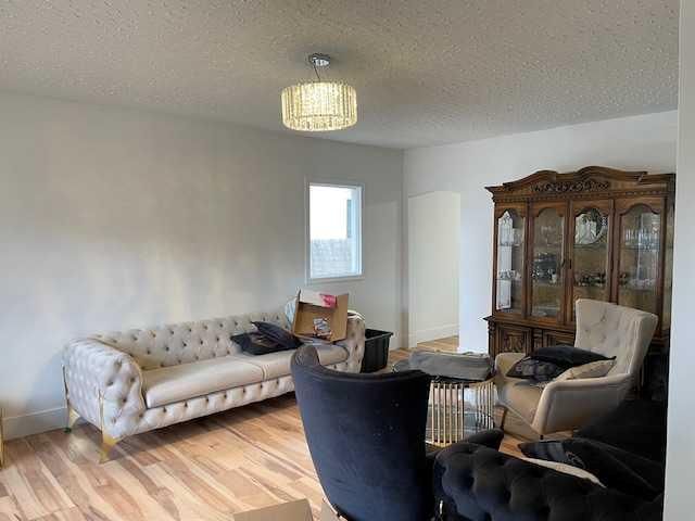 2523 3 Avenue NW, Calgary — photo 4 of 20