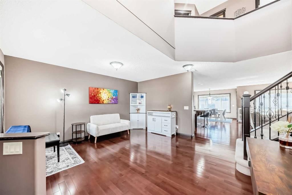 229 Panamount Road NW, Calgary — photo 4 of 37