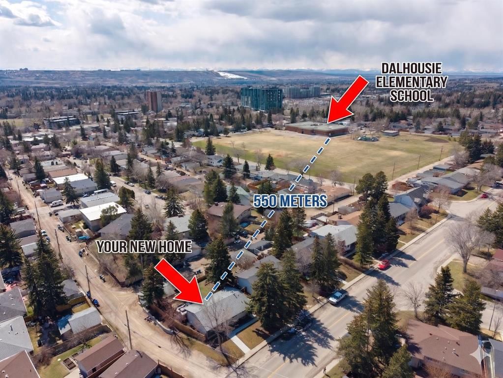 4211 Dalhart Road NW, Calgary — photo 2 of 36