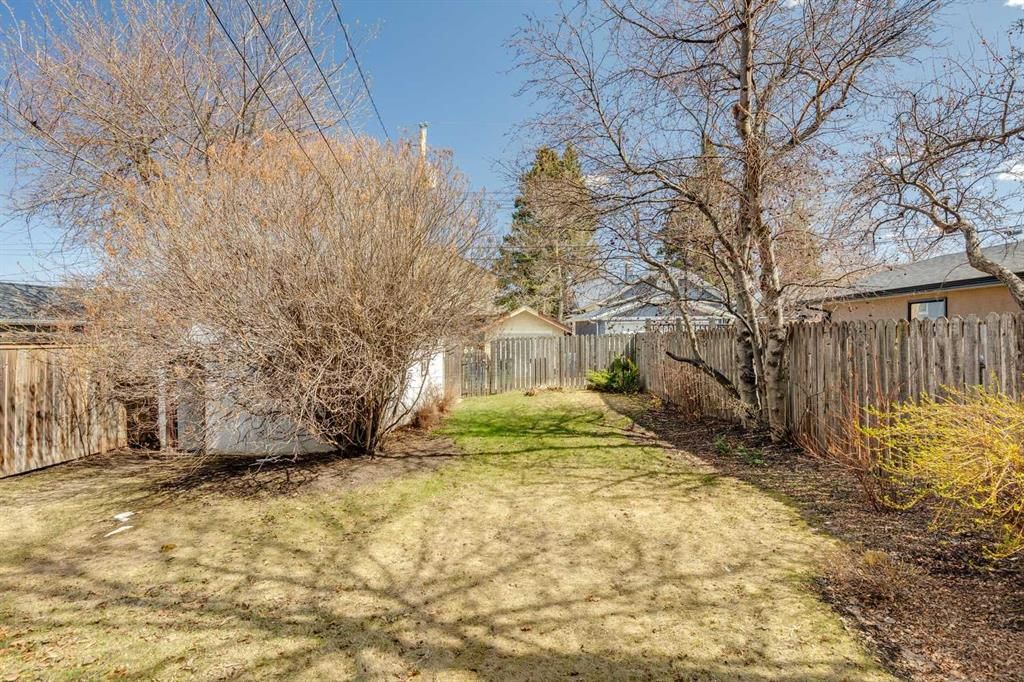 1314 Scotland Street SW, Calgary — photo 5 of 15