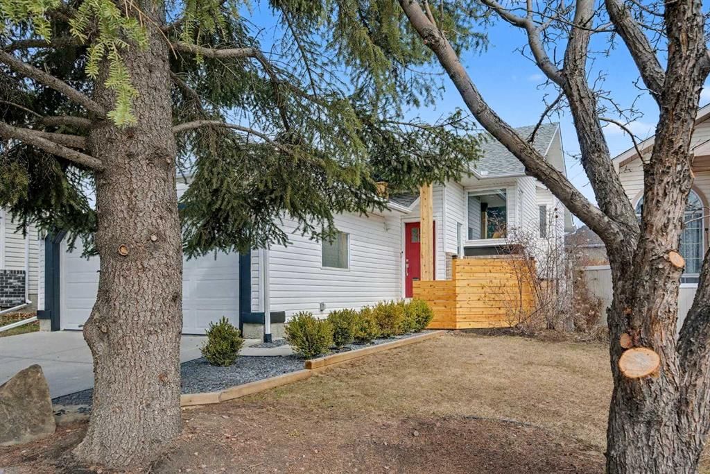 81 Citadel Gardens NW, Calgary — photo 3 of 47