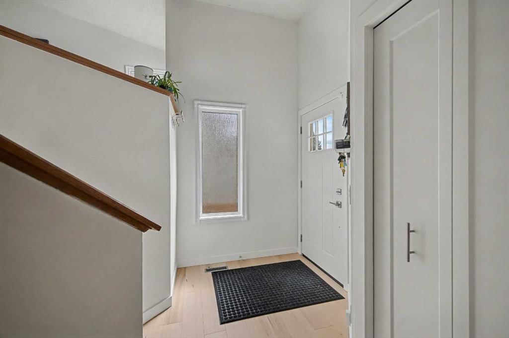 81 Citadel Gardens NW, Calgary — photo 4 of 47