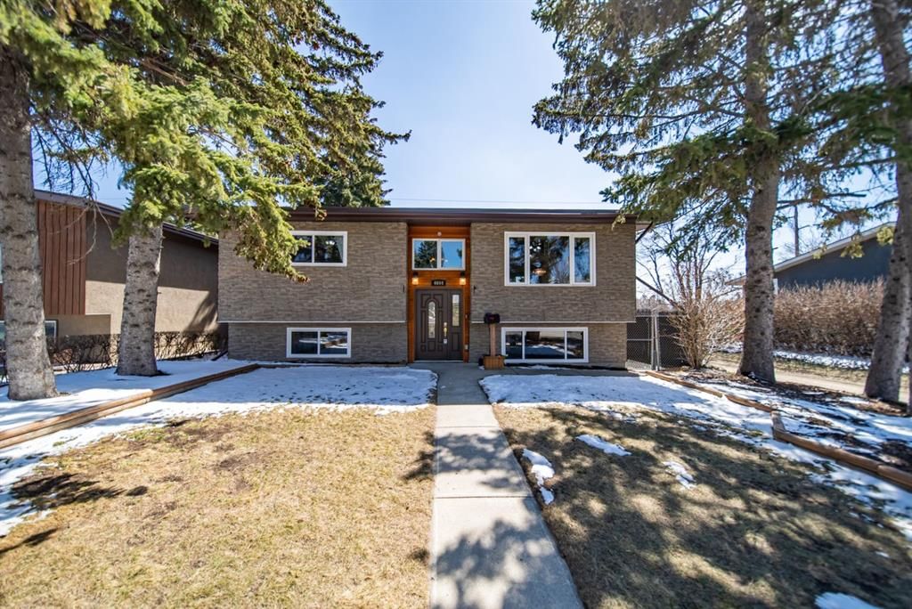 4604 Namaka Crescent NW, Calgary — photo 3 of 39