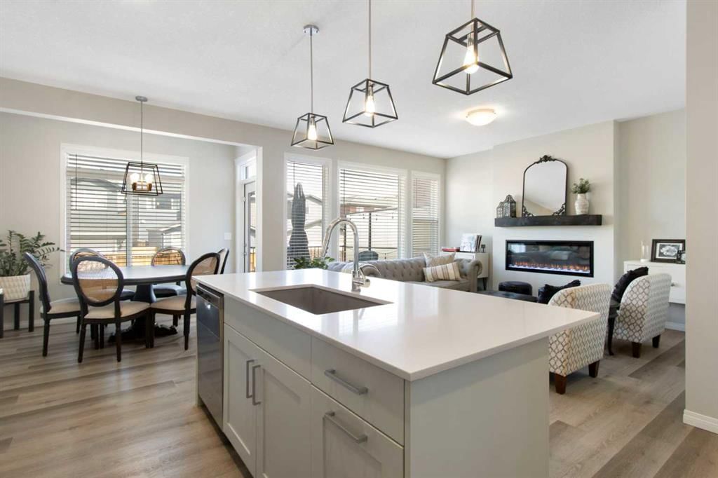 32 Wolf Creek Street SE, Calgary — photo 3 of 46