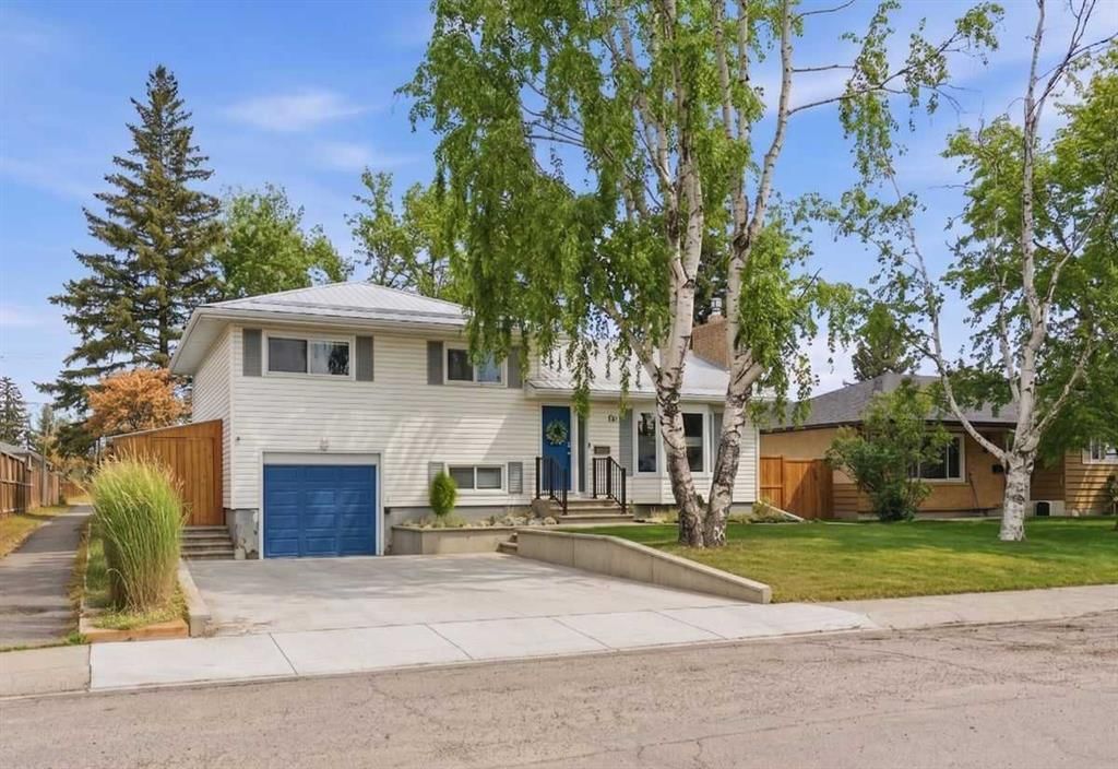 40 Grafton Crescent SW, Calgary — main listing photo