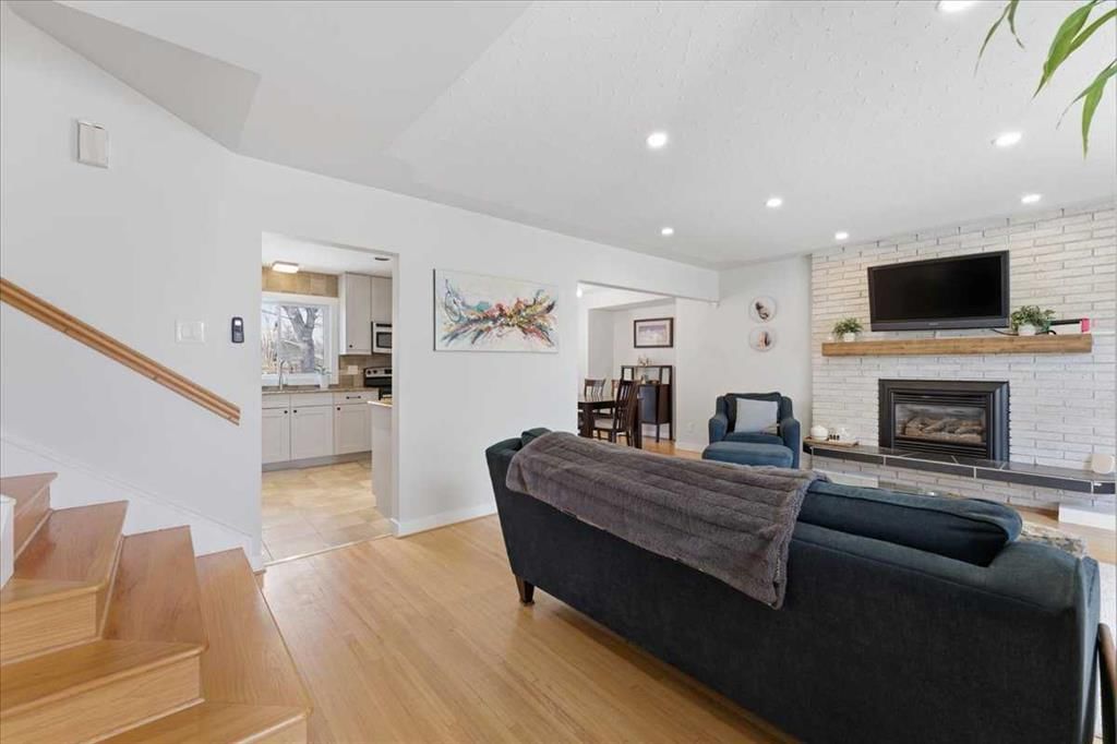 40 Grafton Crescent SW, Calgary — photo 3 of 47