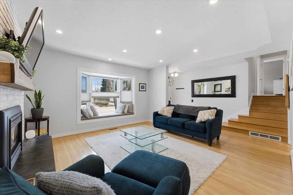 40 Grafton Crescent SW, Calgary — photo 5 of 47
