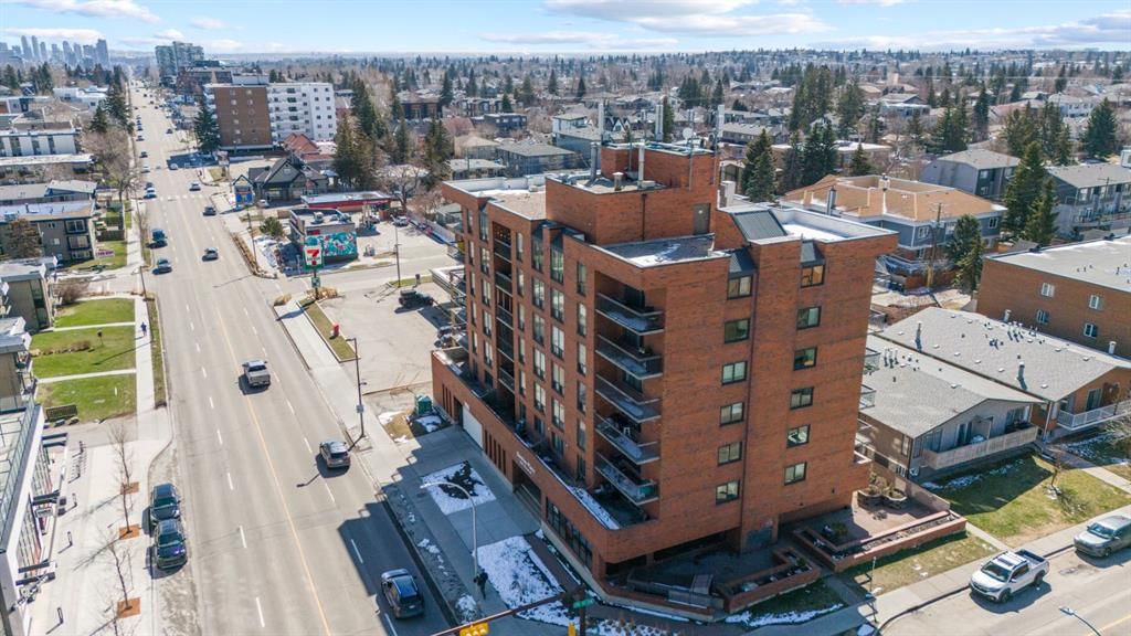 203, 2909 17 Avenue SW, Calgary — photo 2 of 37