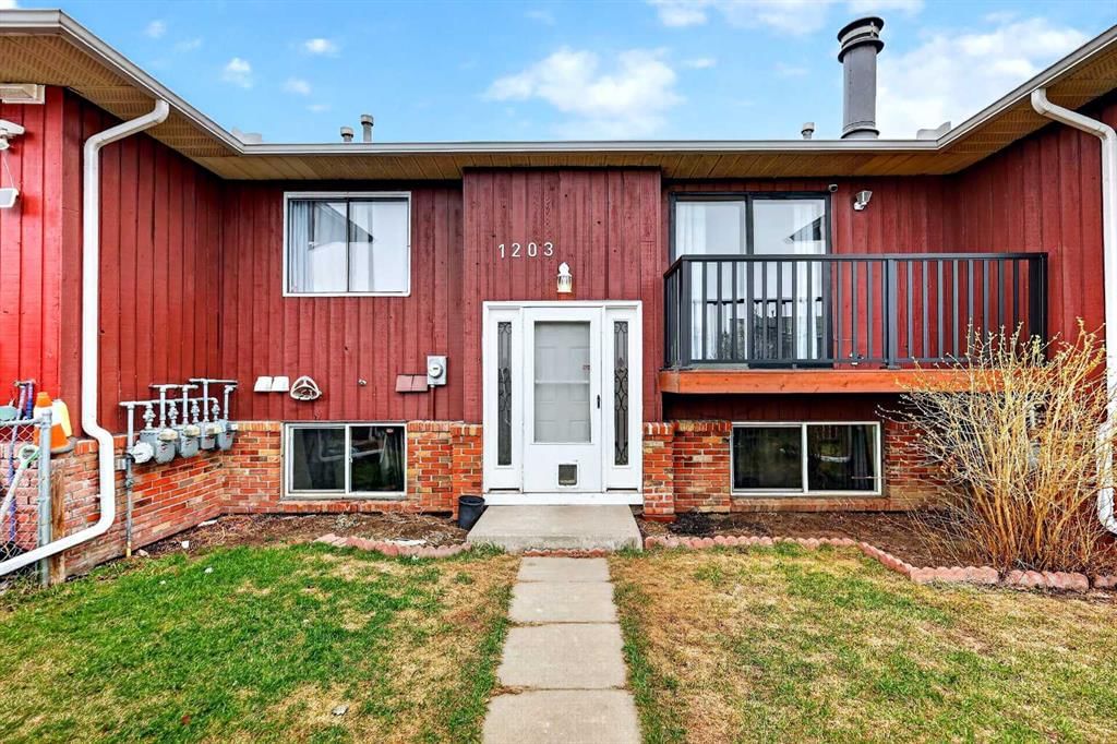 E, 1203 44 Street SE, Calgary — recently sold townhome