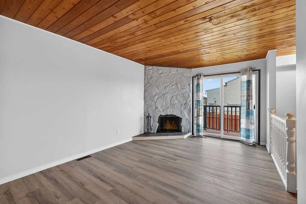 E, 1203 44 Street SE, Calgary — photo 4 of 23