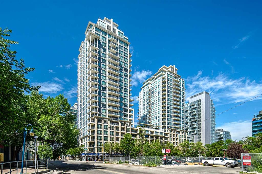 555, 222 Riverfront Avenue SW, Calgary — main listing photo