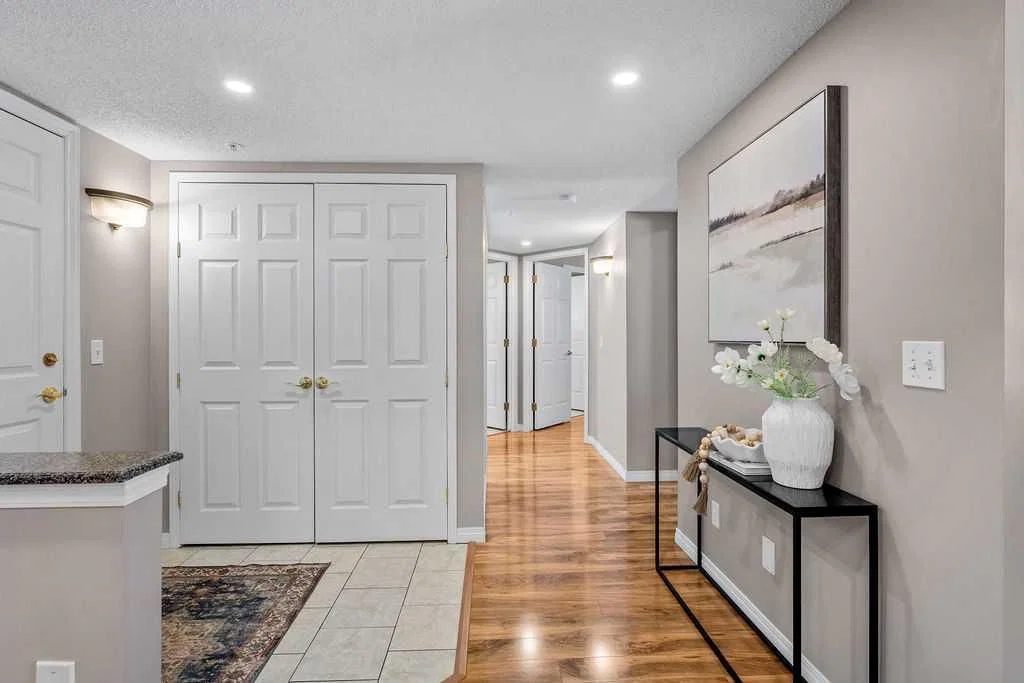 1311, Hawksbrow Point NW, Calgary — photo 5 of 29