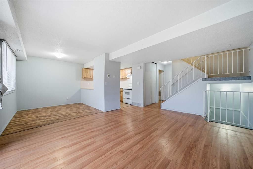 306, 2200 Woodview Drive SW, Calgary — photo 2 of 17