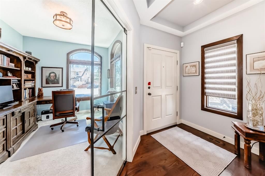 326 Tuscany Ravine Road NW, Calgary — photo 4 of 50
