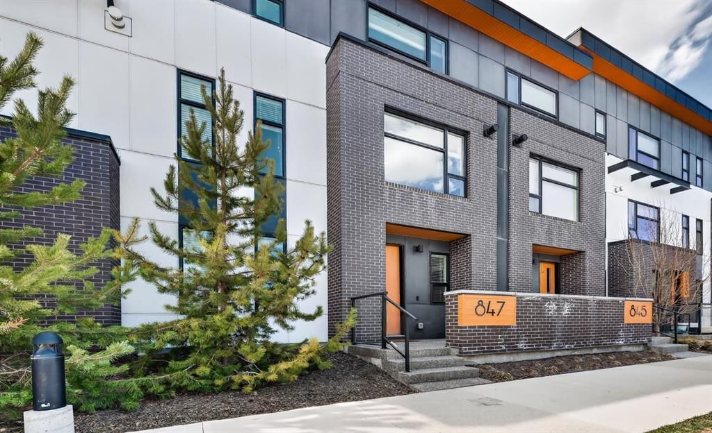 847 77 Street SW, Calgary — main listing photo