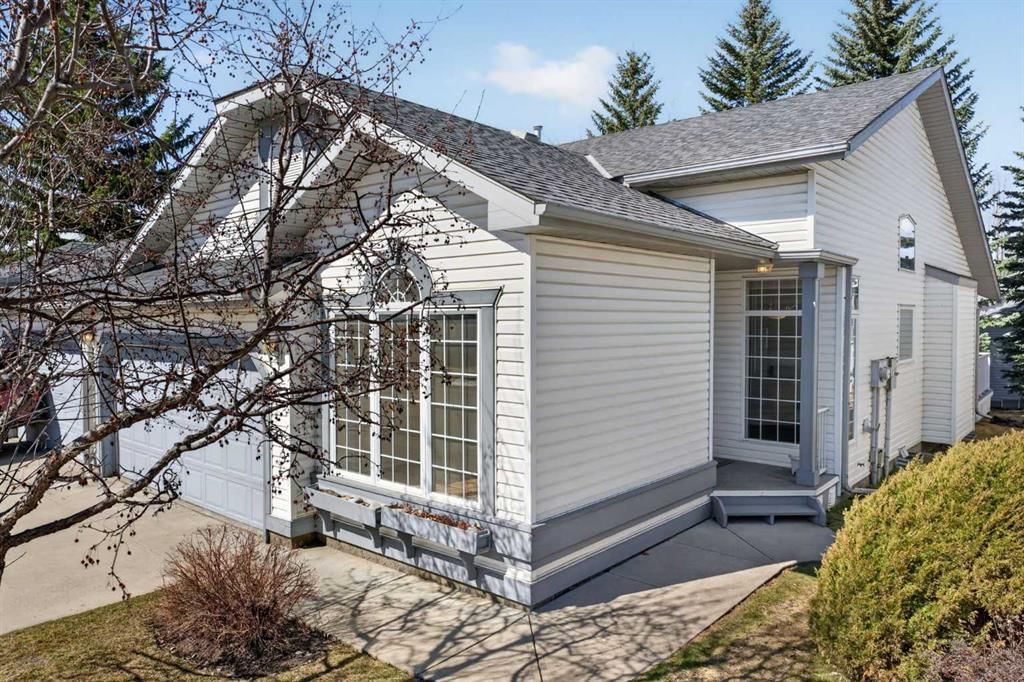 35 Douglasview Park SE, Calgary — photo 3 of 40