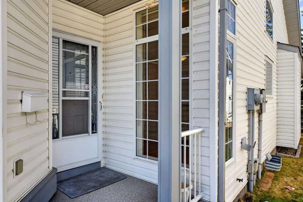 35 Douglasview Park SE, Calgary — photo 4 of 40