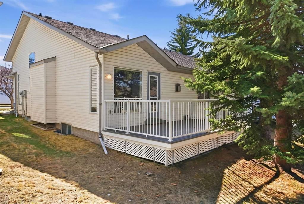 35 Douglasview Park SE, Calgary — photo 5 of 40