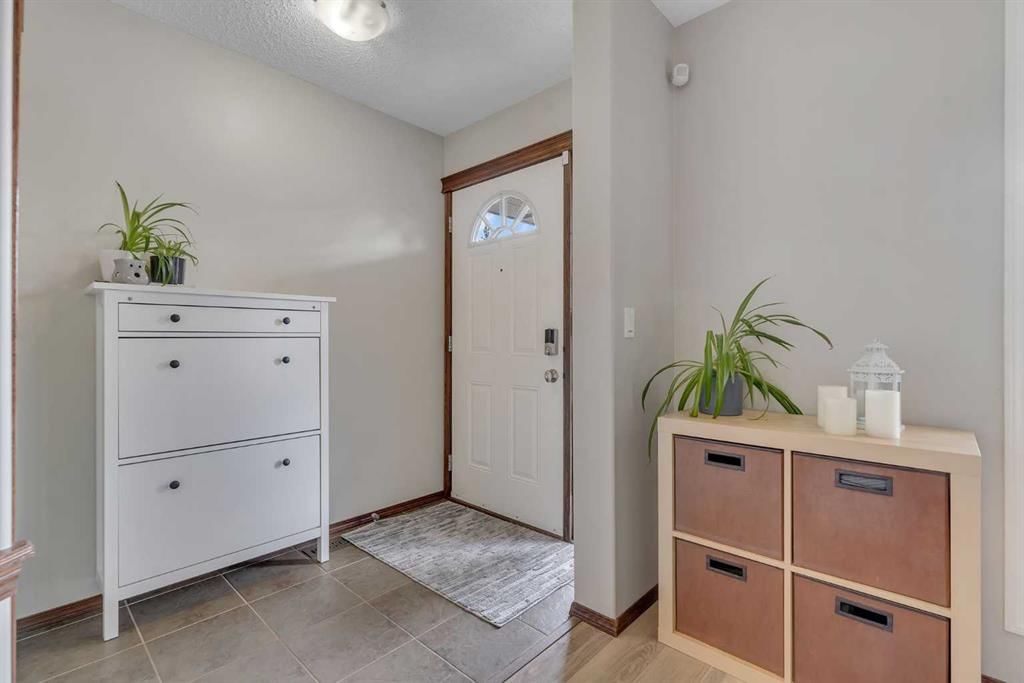 119 Silverado Range Close SW, Calgary — photo 3 of 44