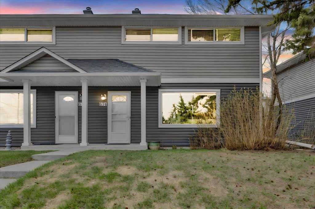 674 Regal Park NE, Calgary — main listing photo