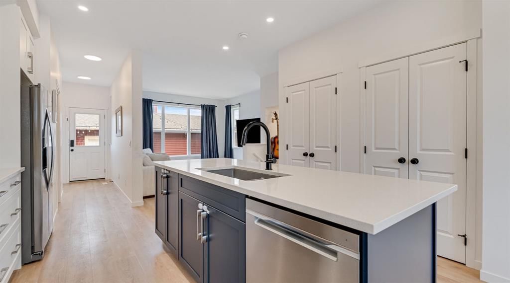 995 Mahogany Boulevard SE, Calgary — photo 2 of 47
