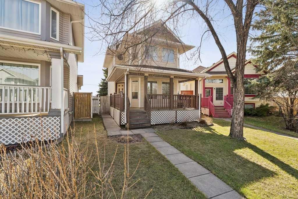 52 Martinglen Mews NE, Calgary — photo 2 of 30