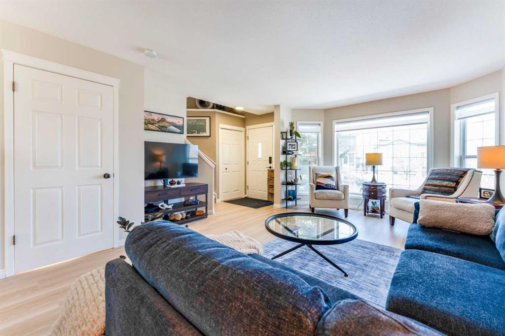 217 Martin Crossing Way NE, Calgary — photo 5 of 42