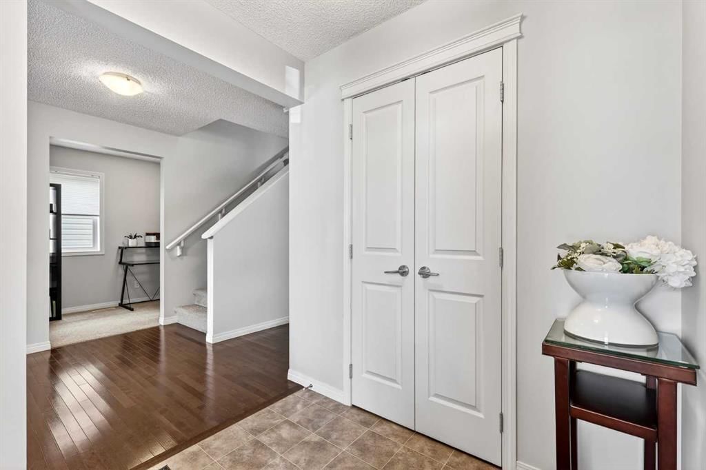 27 Copperpond Heights SE, Calgary — photo 3 of 36