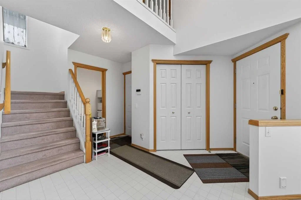 718 Coral Springs Boulevard NE, Calgary — photo 3 of 40