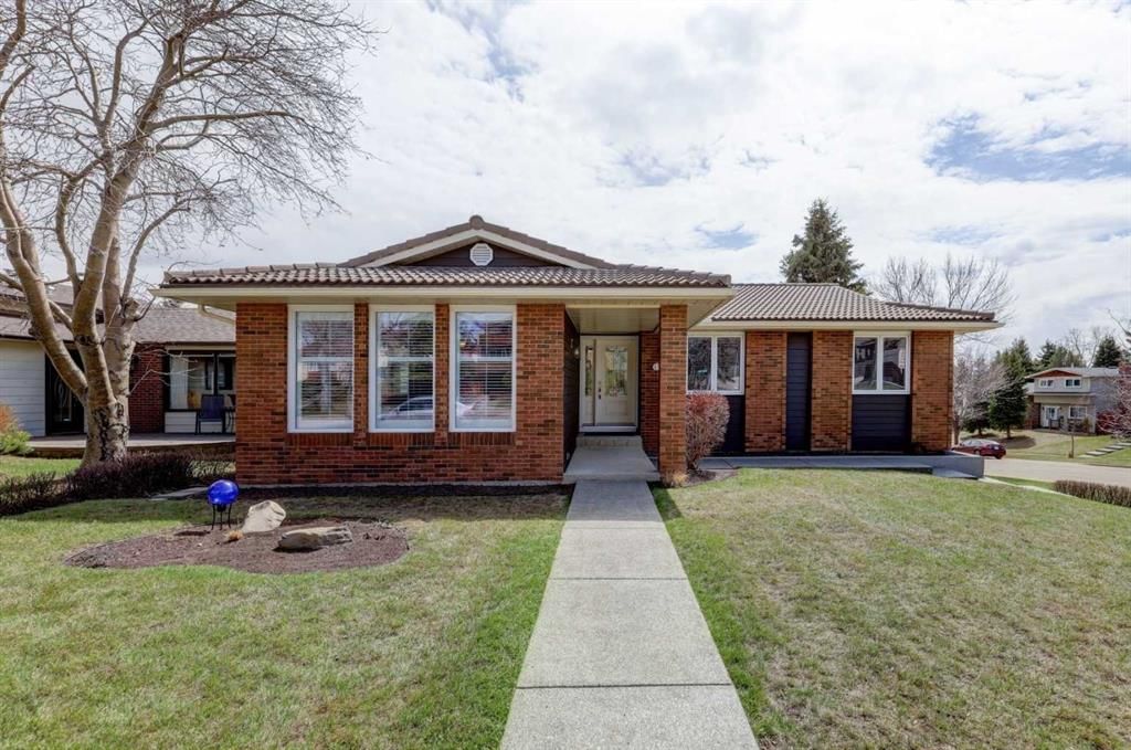 1304 Norfolk Drive NW, Calgary — photo 2 of 46
