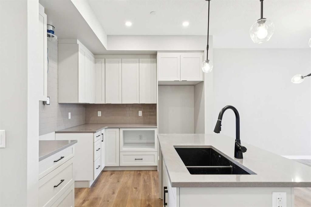 537 Hotchkiss Drive SE, Calgary — photo 3 of 19