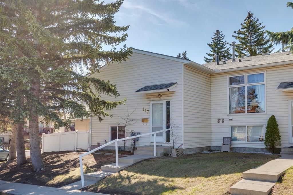 117 Sabrina Way SW, Calgary — main listing photo