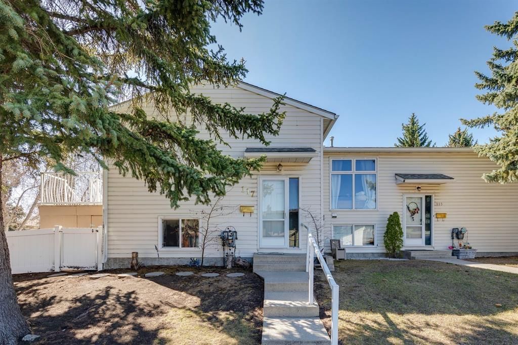 117 Sabrina Way SW, Calgary — photo 2 of 31
