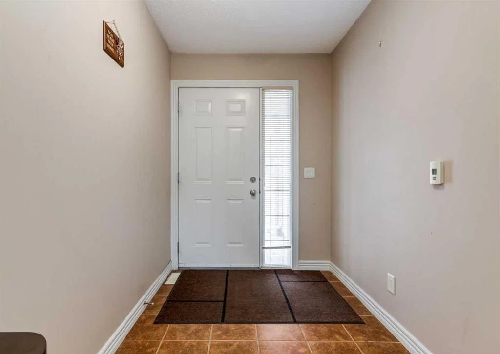 12 Royal Oak Lane NW, Calgary — photo 3 of 35