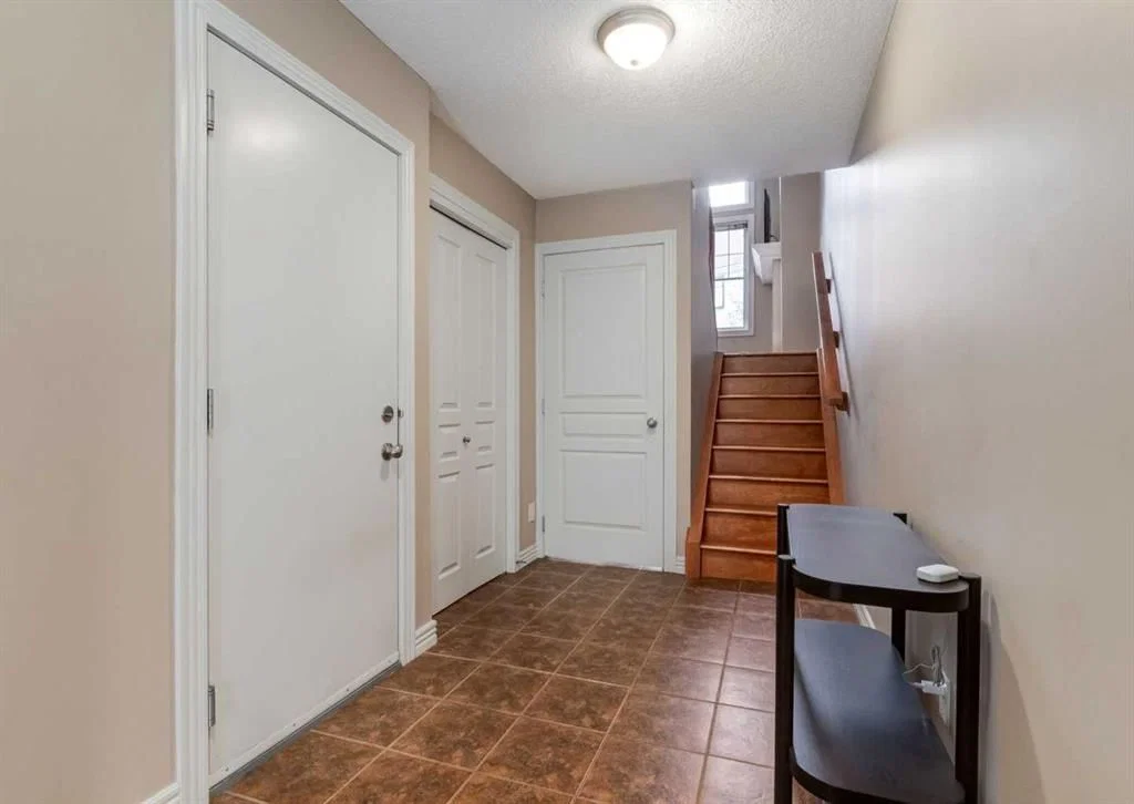 12 Royal Oak Lane NW, Calgary — photo 4 of 35