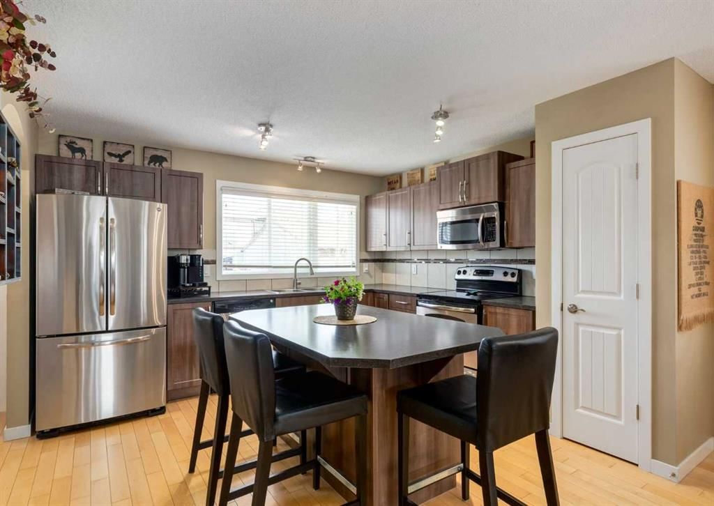 165 Walden Manor SE, Calgary — photo 3 of 48