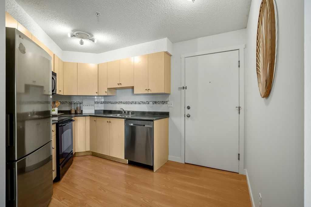 1212, 2395 Eversyde Avenue SW, Calgary — photo 4 of 20