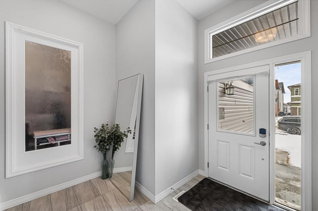 308 Lucas Way NW, Calgary — photo 3 of 47