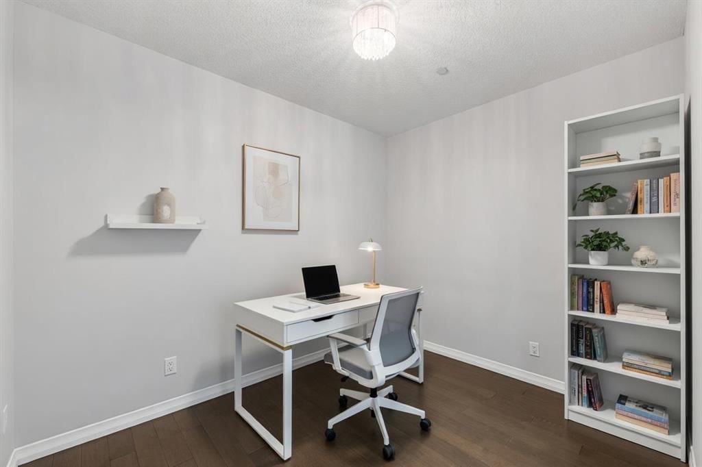 308 Lucas Way NW, Calgary — photo 4 of 47