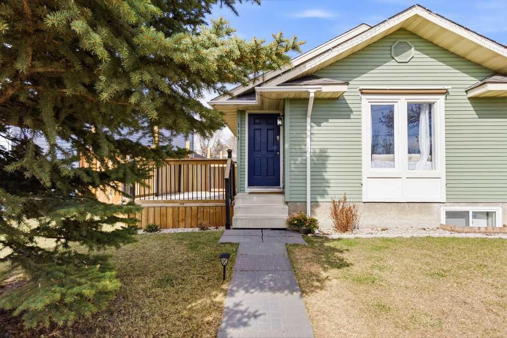 111 Shawglen Road SW, Calgary — photo 3 of 47