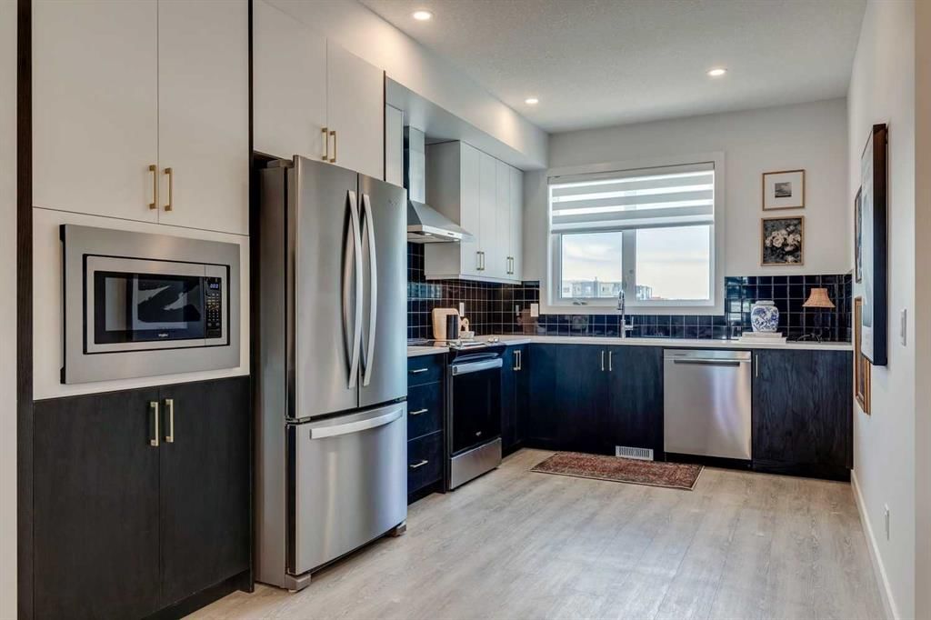 866 83 Street SW, Calgary — photo 2 of 10